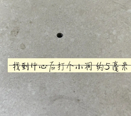 临高瓷砖空鼓维修公司专业解答在瓷砖铺贴过程中，如果砂料搅拌不均匀，将会带来以下问题